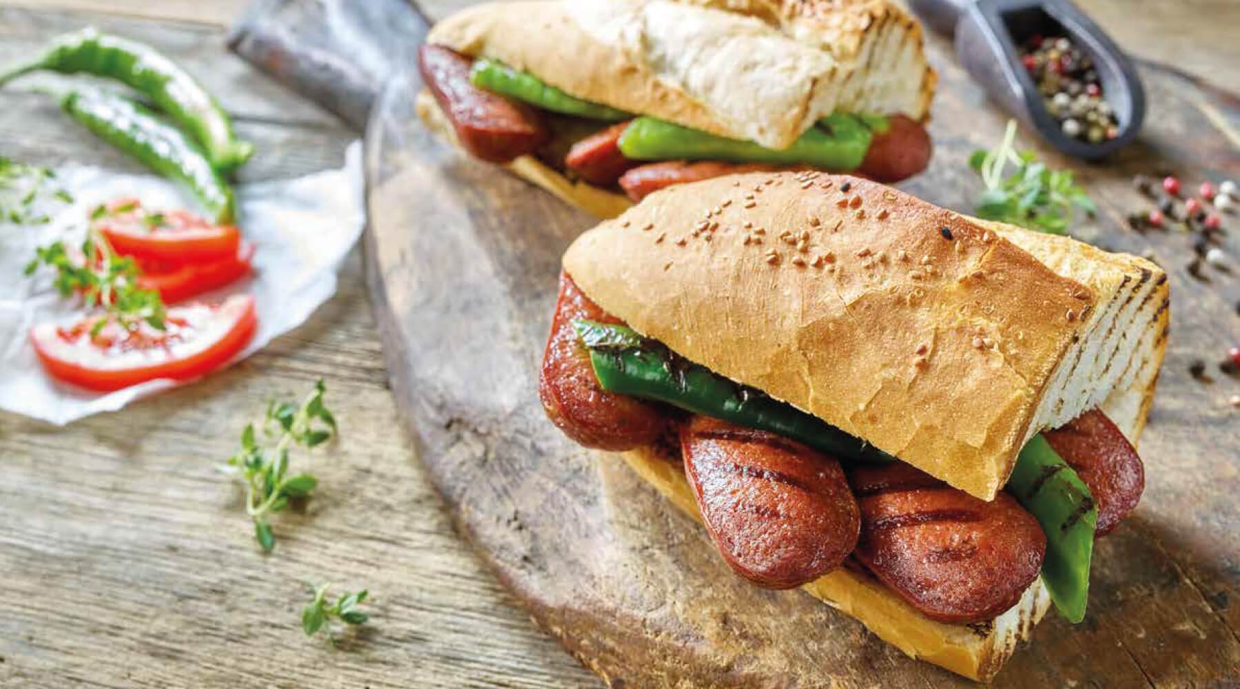 Demirbaşlar Sucuk, geleneksel Türk sucuklarının en kaliteli ve lezzetli örneklerini sunan bir sucuk üreticisidir.